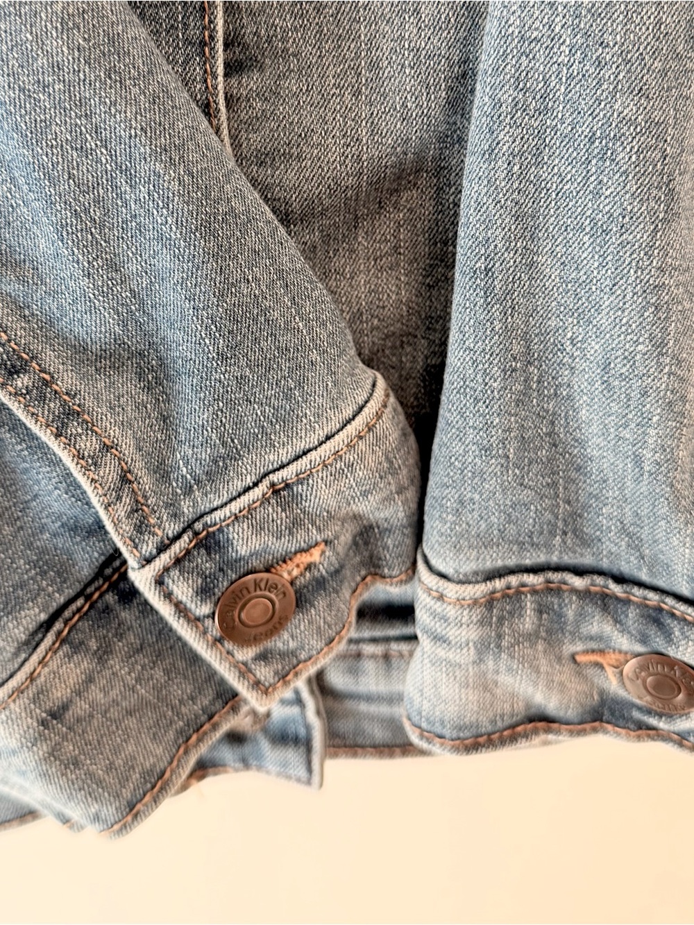 Calvin Klein Jeans Medium Wash Denim Trucker Jacket Classic - Picture 5 of 5